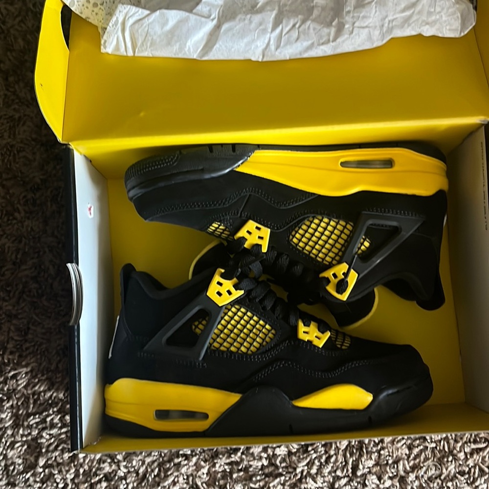 Jordan 4 “ Yellow Thunder “